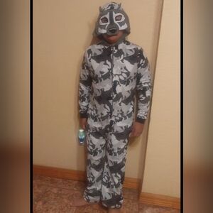 Old Navy Onesie size 8 Snowflakes